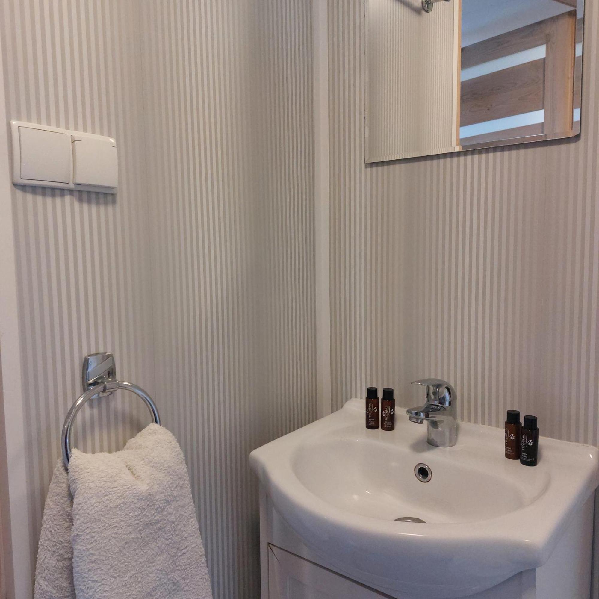 Zeeuwse Chalet Voor 2 Personen Serooskerke  Bagian luar foto